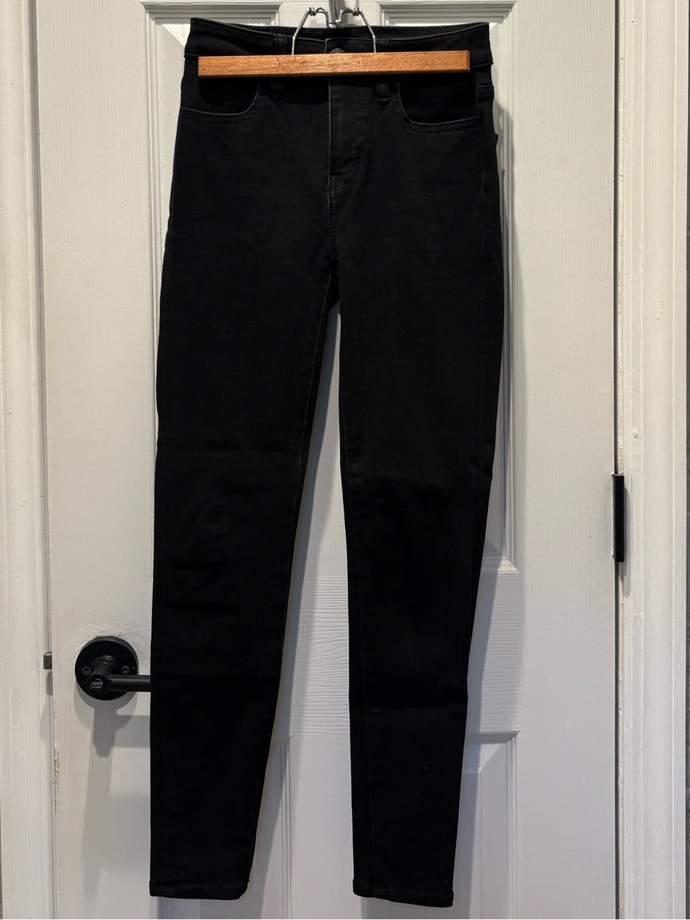 American Eagle The Dream Jean High-Waisted Black Jegging, Size 00 Short